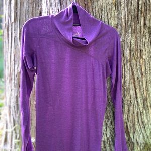 MOUNTAIN HARDWARE Purple Crossover Turtleneck SP